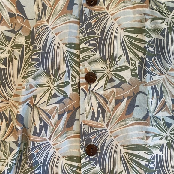 High Surf Hawaiian Button Up Shirt with Coconut Shell Buttons, XL or Extra Large - Picture 4 of 10
